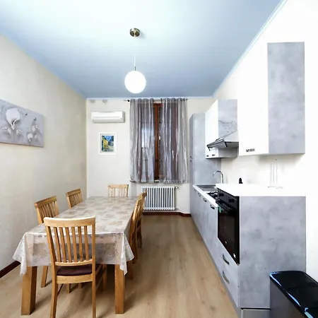 Liberty Con Area Giochi Удине